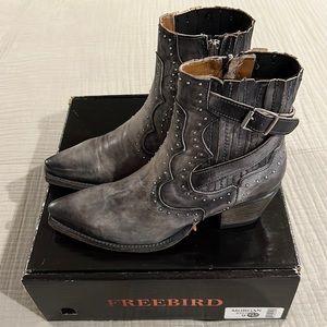 NEW Freebird Morgan Stone ankle booties size 9